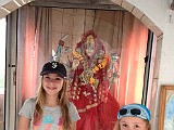 Der er Hindu fest på Mautitius og besøger et tempel